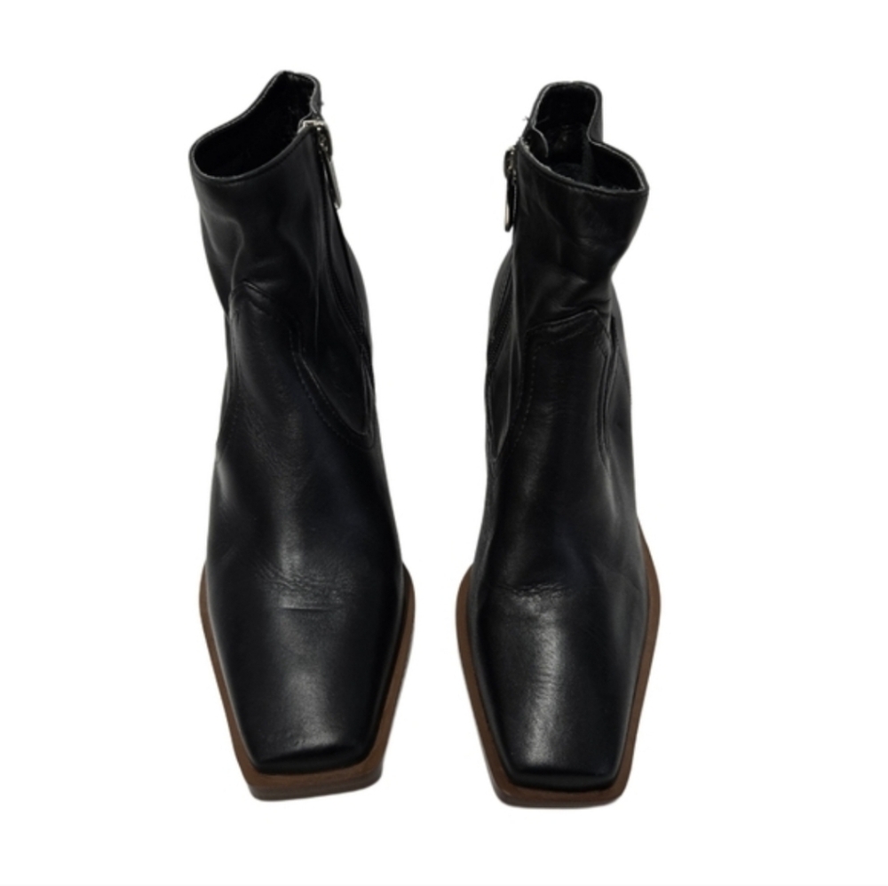 Vince Camuto Amtinda Bootie - Picture 3 of 10